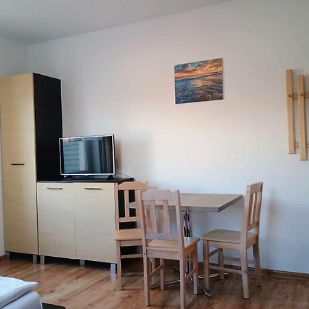Pokoje Goscinne Kolc Jastarnia Exteriör bild